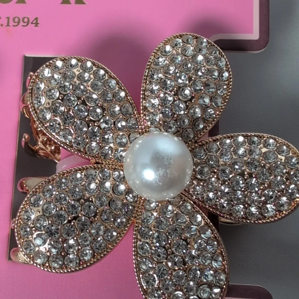 Piper K Gold Tone Metal Flower Daisy Hair Claw Clips